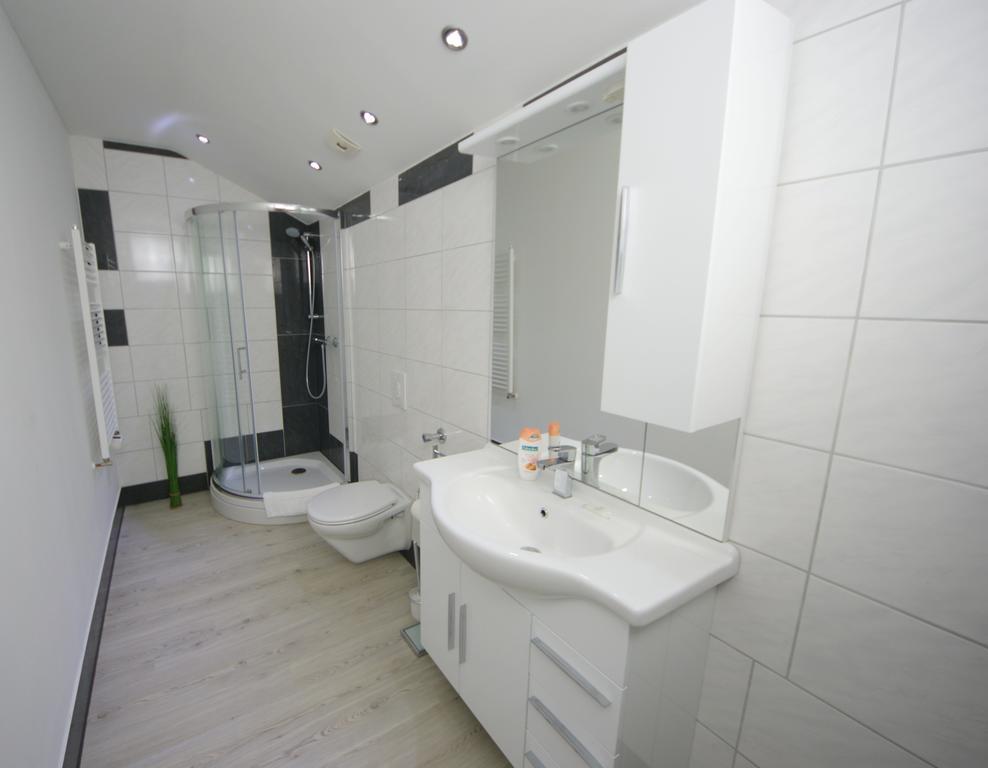 Hotel Am Rosenplatz,24 Stunden Check In, Kostenfreie Parkplaetze Brechtorf Rum bild