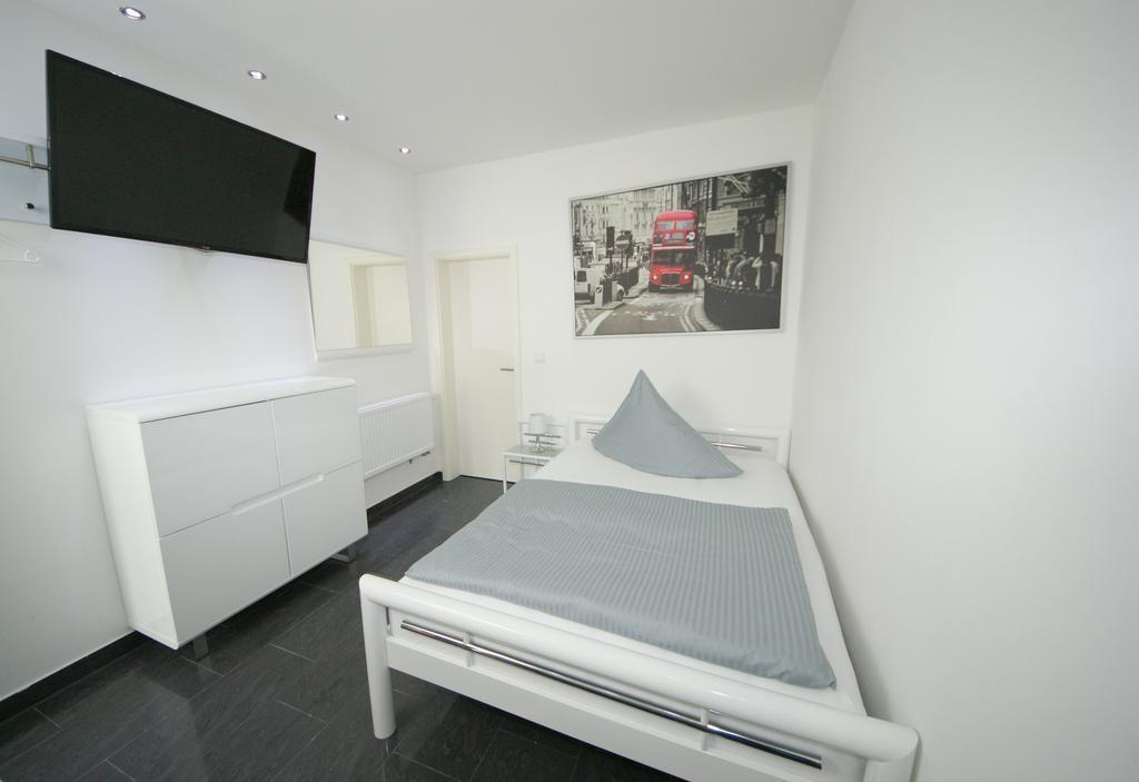 Hotel Am Rosenplatz,24 Stunden Check In, Kostenfreie Parkplaetze Brechtorf Exteriör bild