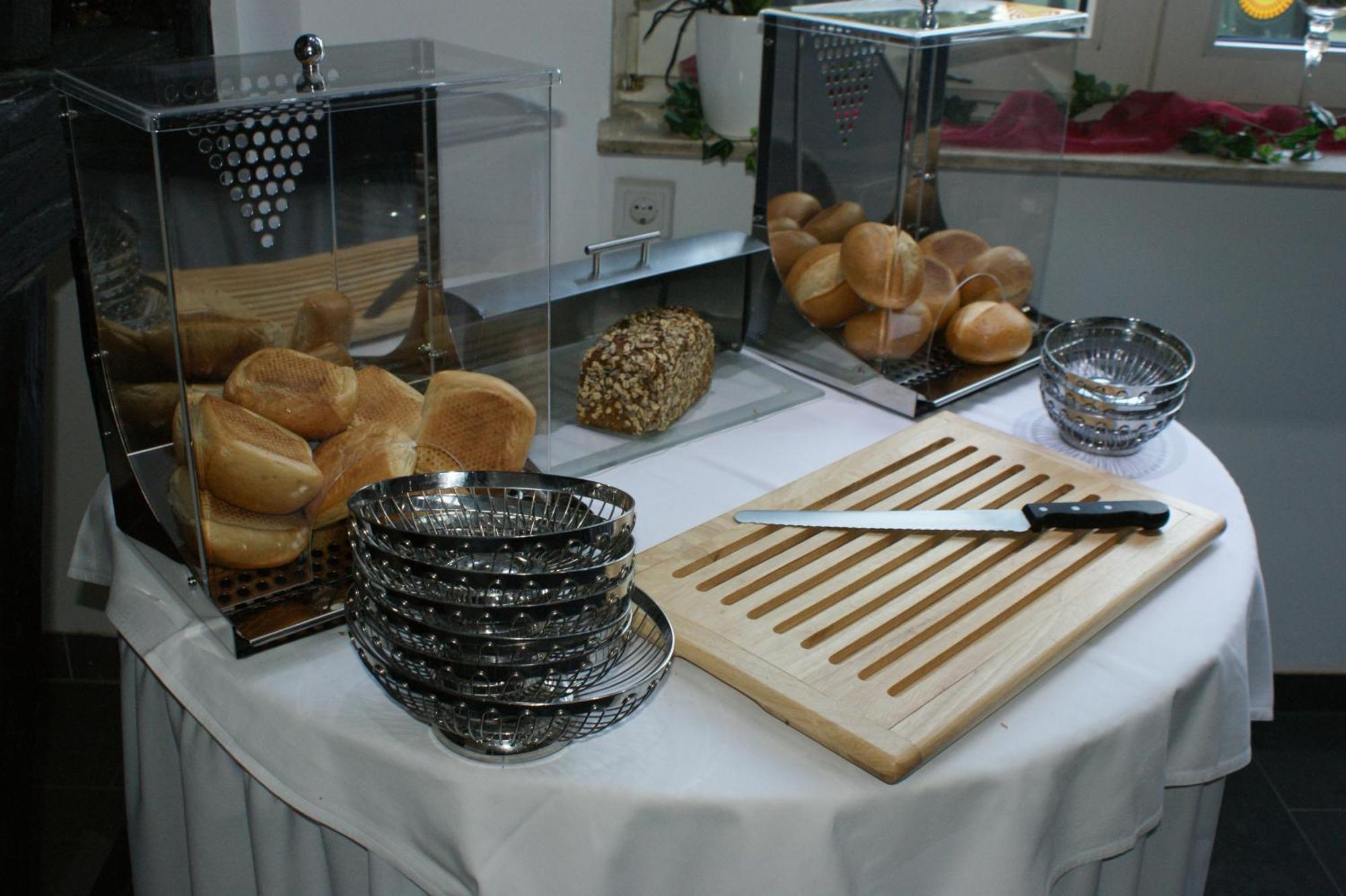 Hotel Am Rosenplatz,24 Stunden Check In, Kostenfreie Parkplaetze Brechtorf Rum bild