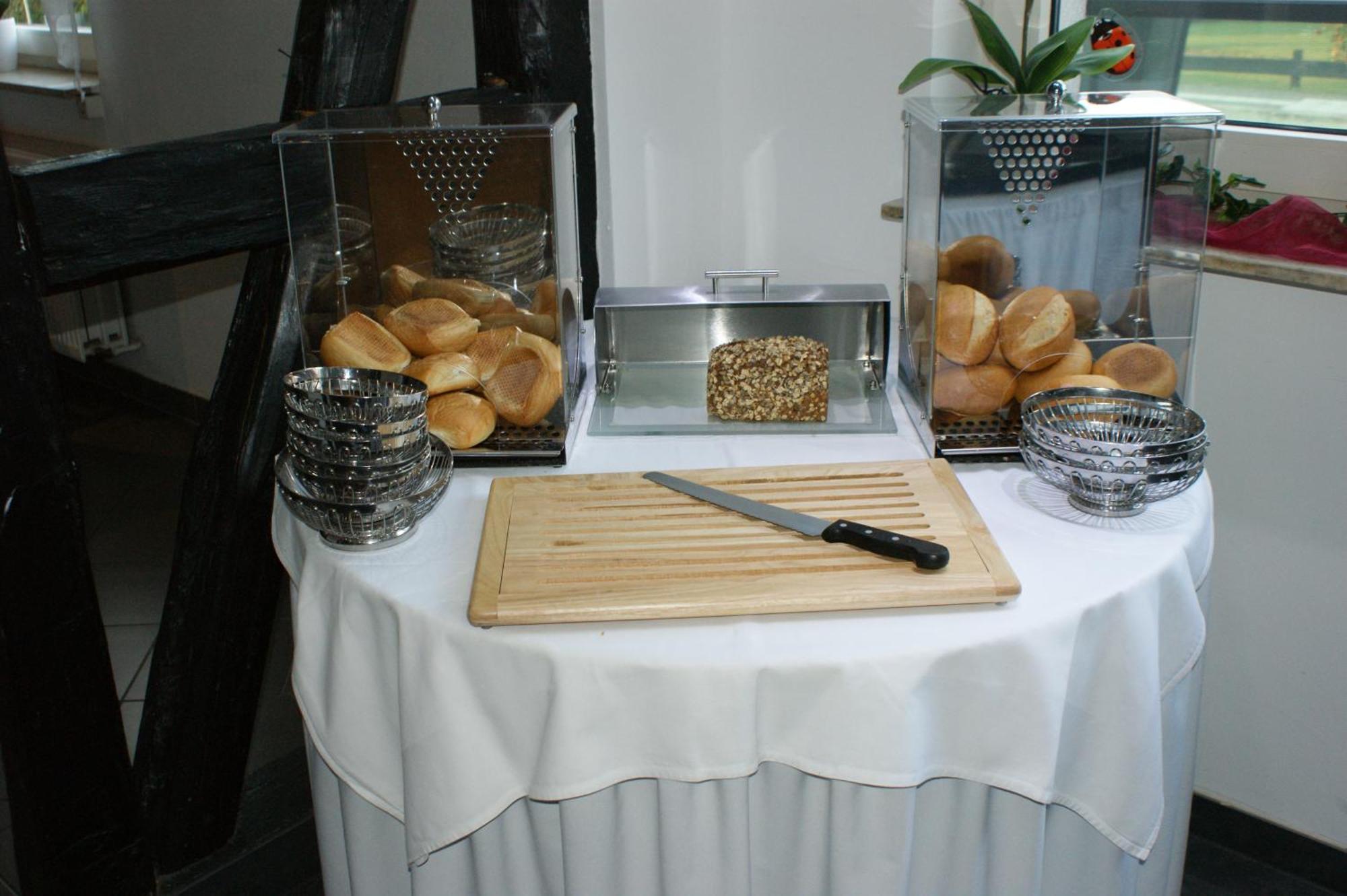Hotel Am Rosenplatz,24 Stunden Check In, Kostenfreie Parkplaetze Brechtorf Rum bild