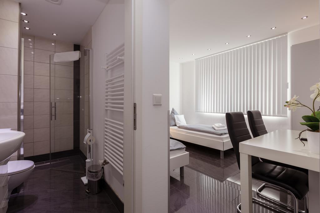 Hotel Am Rosenplatz,24 Stunden Check In, Kostenfreie Parkplaetze Brechtorf Exteriör bild