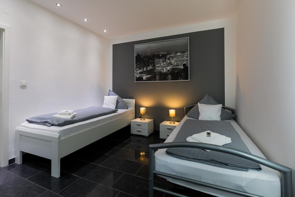 Hotel Am Rosenplatz,24 Stunden Check In, Kostenfreie Parkplaetze Brechtorf Exteriör bild